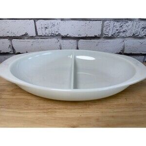 Vintage White Pyrex Divided Casserole Dish 1.5 Qt #1063  Mint